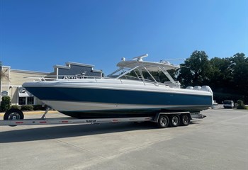 2009 Intrepid 375 Walkaround Boat